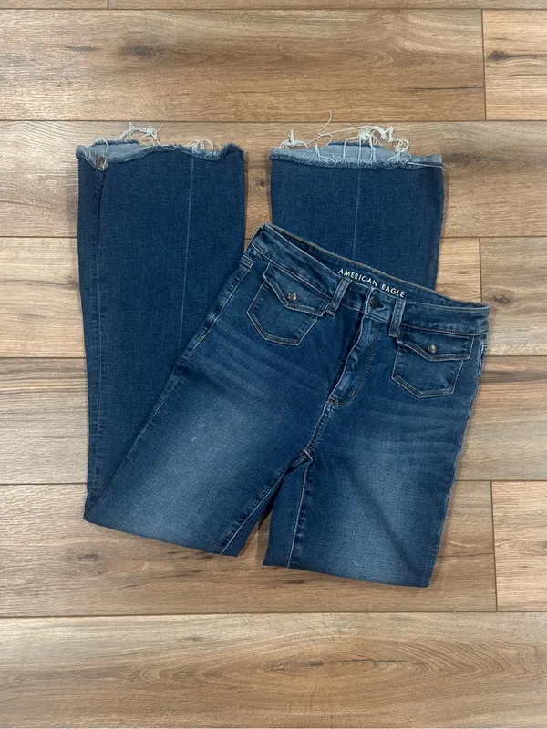 AMERICAN EAGLE Western Stretchy High-rise Bareback Raw Hem Flare Jeans | Size 6 - Image 4