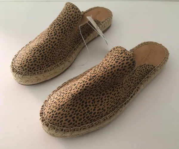 Cheetah Mules/Flats, Size 6 Tan - Image 2