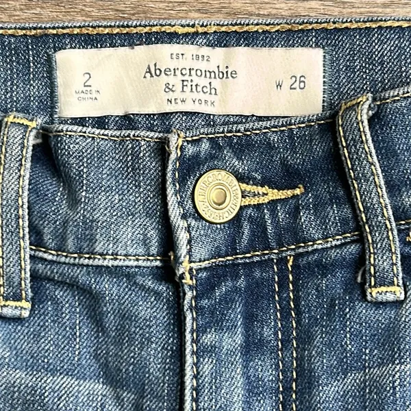 Abercrombie & Fitch Distressed Denim Short Shorts Size 2 - Image 6