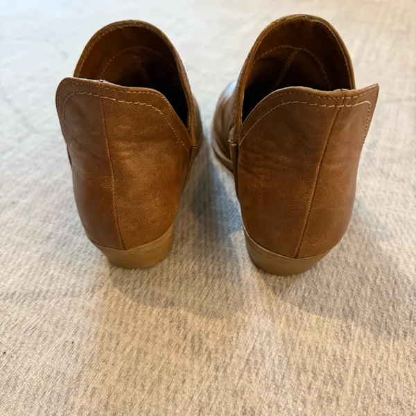 Universal Threads Brown Leather Ankle Boots 9 - Image 5