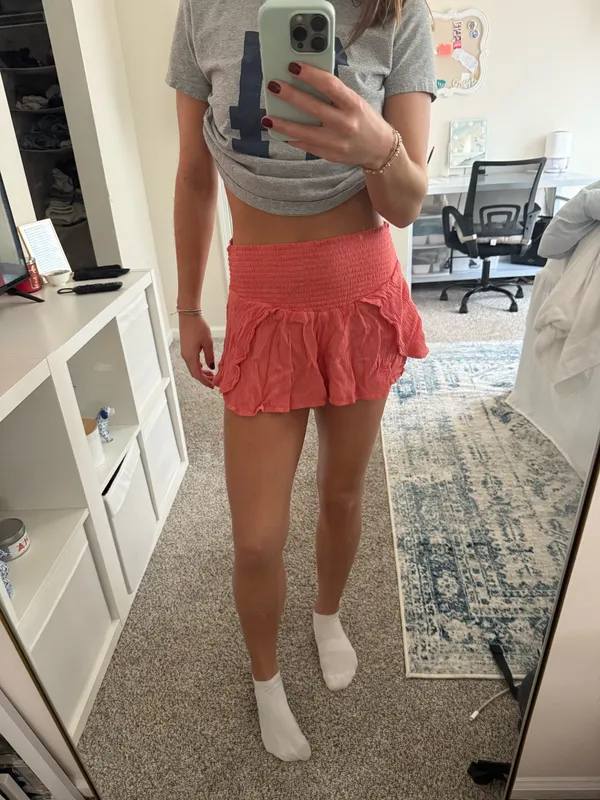 American Eagle Flowy Shorts - Image 3
