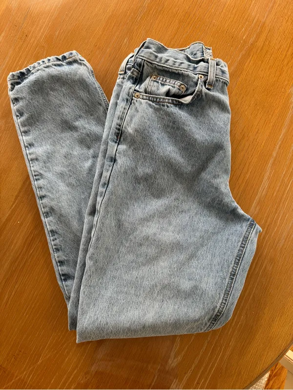 Abercrombie & Fitch Light Blue Relaxed Women’s Jeans Size 10 - Image 4