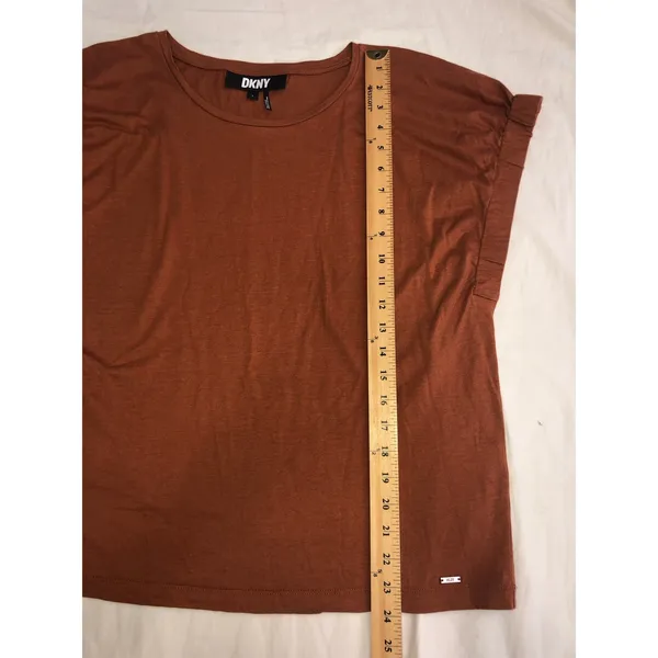 DKNY Knit Top Size L Rust Short Sleeve Drop Shoulder Elevated Tee Relaxed Fit - Image 7
