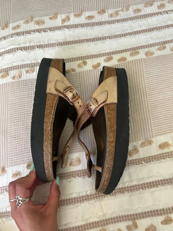 Birkenstock Rose Gold Gizeh platform sandals - Image 6