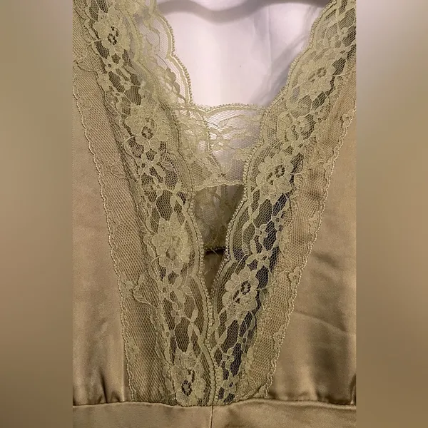 Elegant Green Lace Trim Dress - Image 3