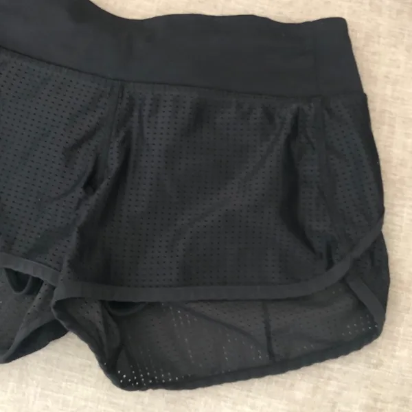 Lululemon Perforated Mesh Look Speed Shorts Athletic Running Black 4 Small - Image 2