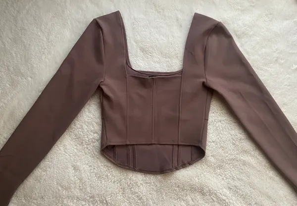 Abercrombie Cropped Long Sleeve Top - Image 4