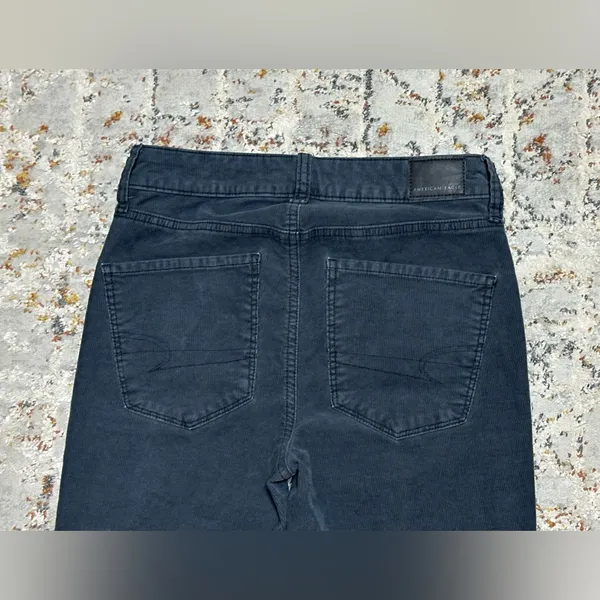 AMERICAN EAGLE High rise Flare corduroy jeans size 2 dark gray - Image 12