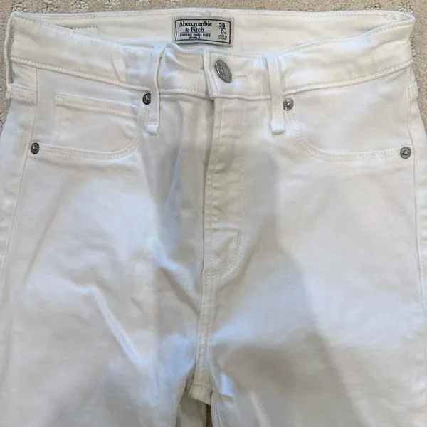 Abercrombie & Fitch Simone High Rise Ankle Jeans White Distressed Hem Size 25 0R - Image 4