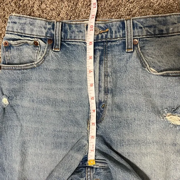 Abercrombie High Rise Mom Jeans - Image 5