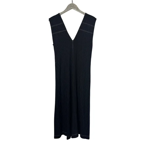 Zara black sleeveless pinstriped with a V-neckline and a button-down front - Image 4