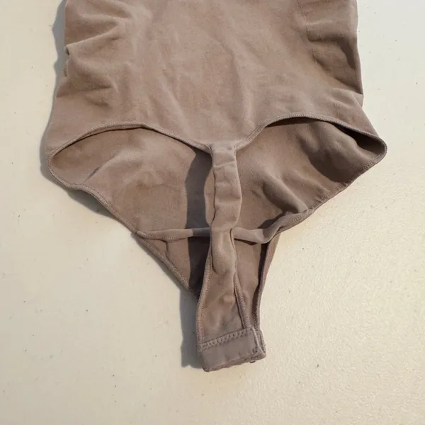 Seamless Adjustable Strap Shapewear Thong Bodysuit Stretch Tan Size Small Medium - Image 6