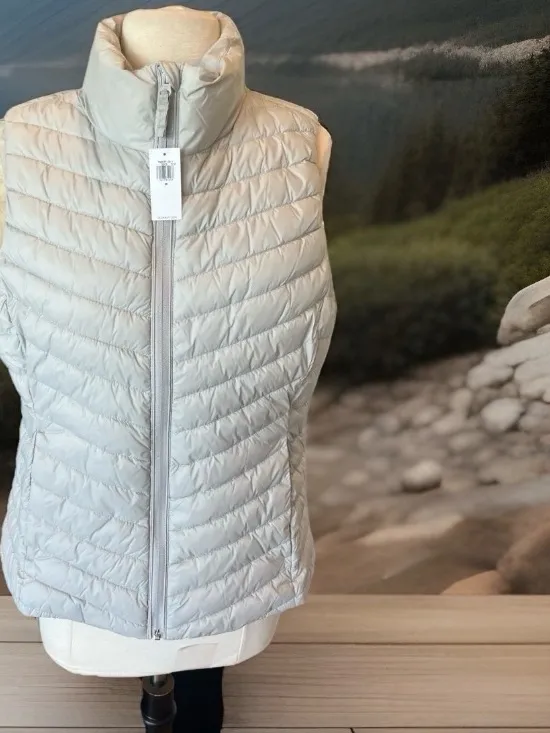 Water Resistant Zip Up Champagne Vest New - Image 3