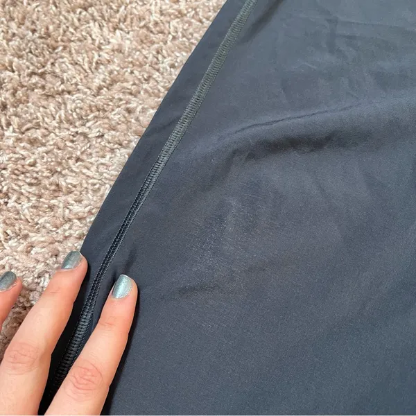Lululemon Cropped Jogger Pants - 23 inch inseam - Image 4