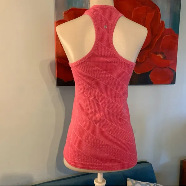 Lululemon Swiftly Tech Racerback EUC, size 4 Bright pink color - Image 7