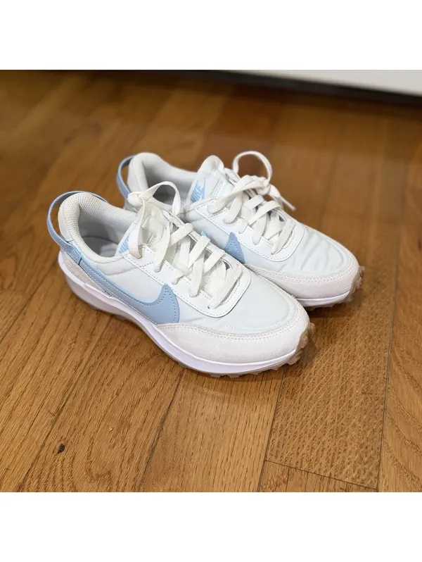 Size 5 US Women’s Nike Waffle Debut 'White Mint Foam Light Blue - Image 3
