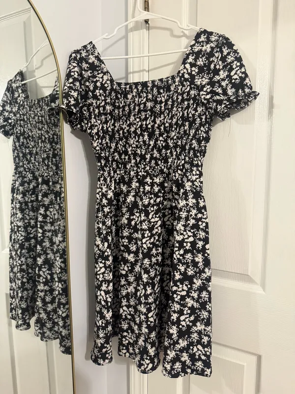 Black and cream floral sun dress smocked midi dress - Image 3