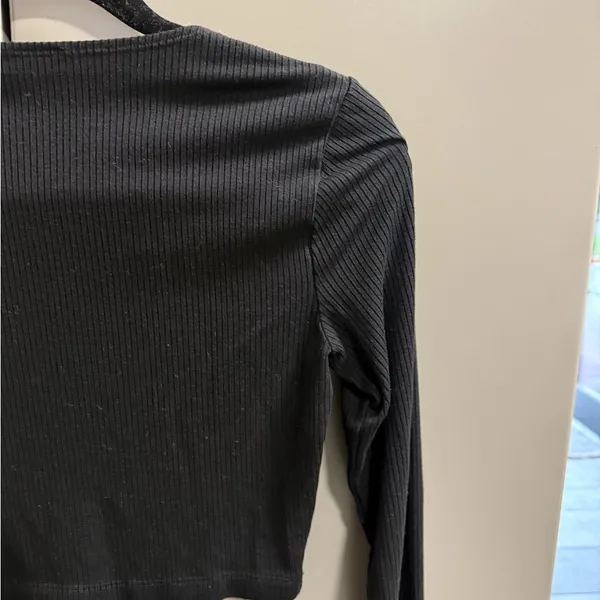Reformation Black Fitted Long Sleeve Crop Blouse! Small women’s - Image 6