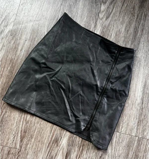 Hollister Mini Skirt - Image 2
