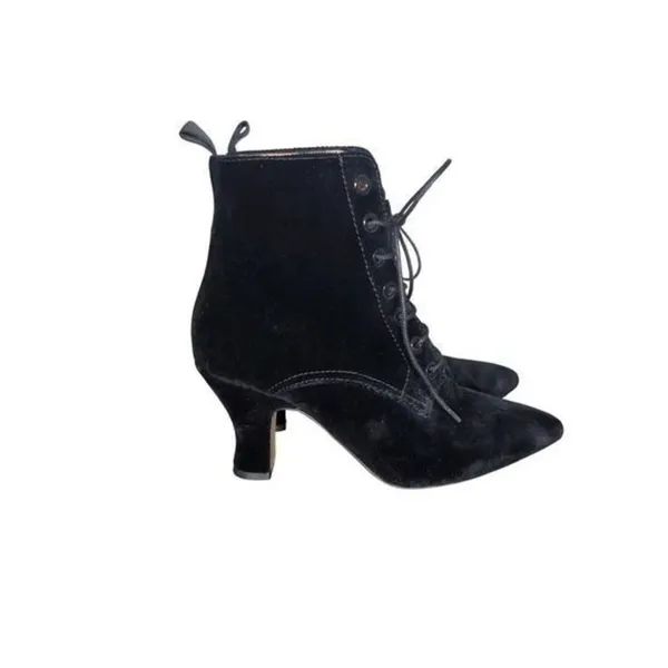 ALEXACHUNG Black Velvet Lace Up Ankle Boots 40 Pointed Toe Victorian Heels - Image 3