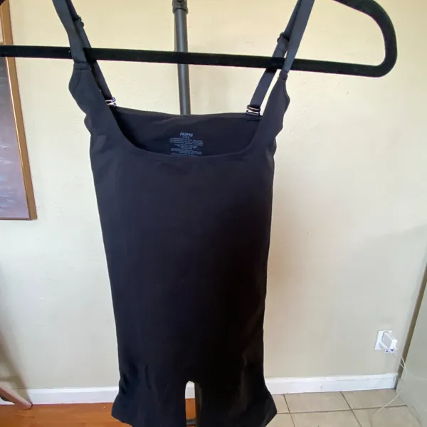 NEW‎ SKIMS Seamless Sculpt Butt Lifting Open Bust Bodysuit in Onyx Size M - Image 8