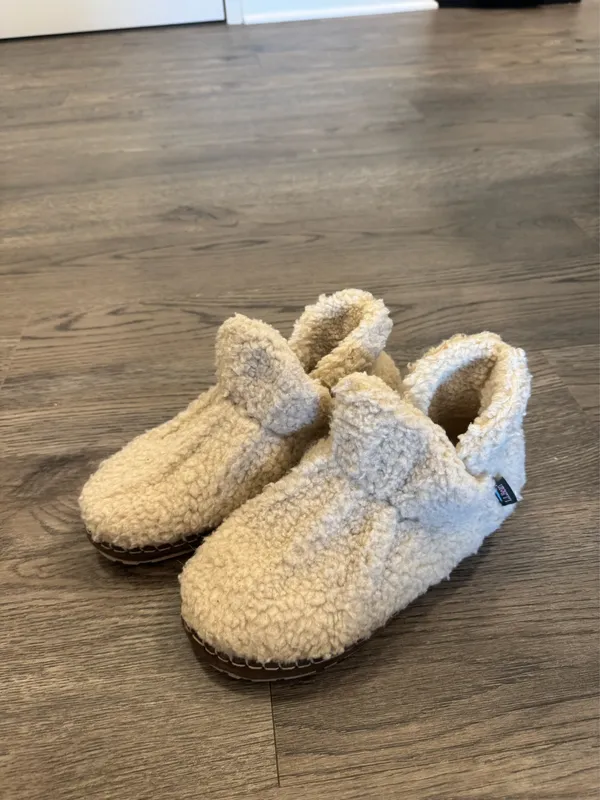 L.L. Bean Women’s Fleece Slippers - Image 5