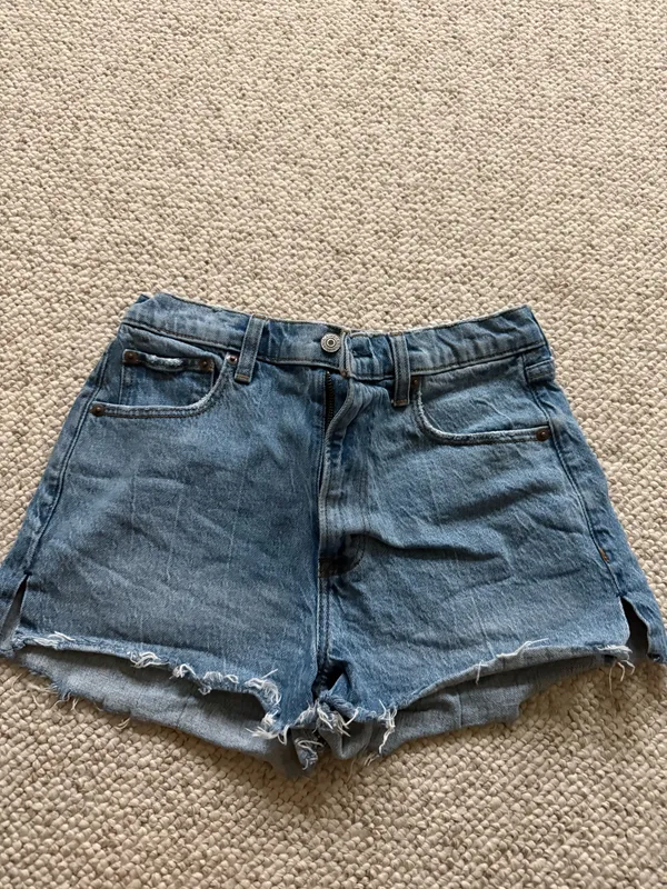 Abercrombie High-Rise Mom Shorts - Image 2