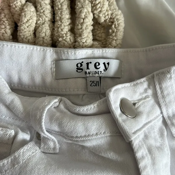 white jeans - Image 3