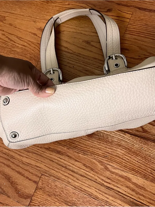Coach Cream Leather Shoulder Bag - Image 4