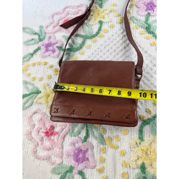 Vintage Brown Pebbled Leather Crossbody Bag Whipstitch Detail Adjustable Strap - Image 9