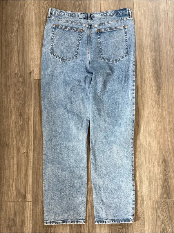 Abercrombie & Fitch The 90s Straight Ultra Hgh Rise Jeans Size 34 - Image 2