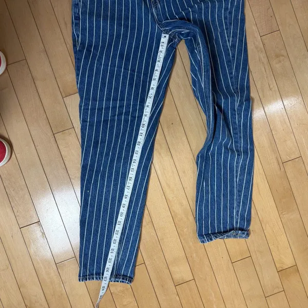 American Eagle Blue Pinstripe High Rise Straight Leg Mom Jeans Women’s Size 4 - Image 6