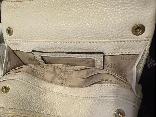 Michael Kors Crossbody Pebbled Leather Bag Logo Purse PICTURES for normal wear - Image 5