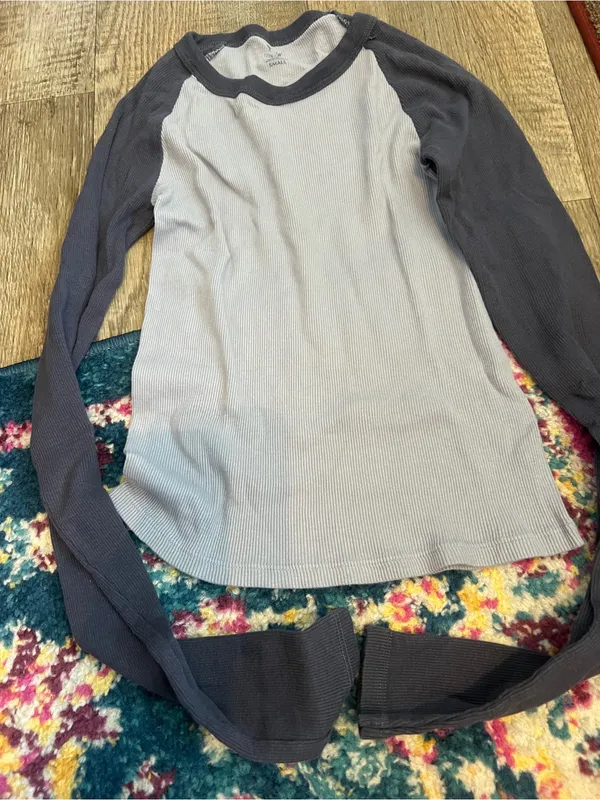 Brandy Melville John galt navy baseball top - Image 6