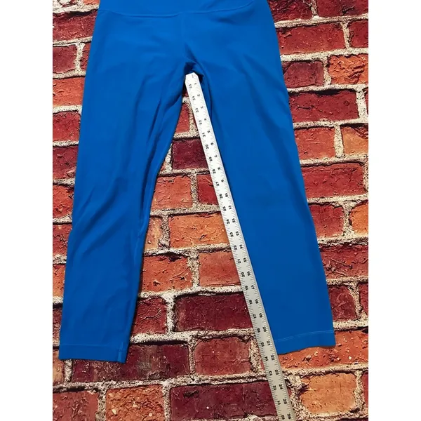 Lululemon leggings a size 8 - Image 5