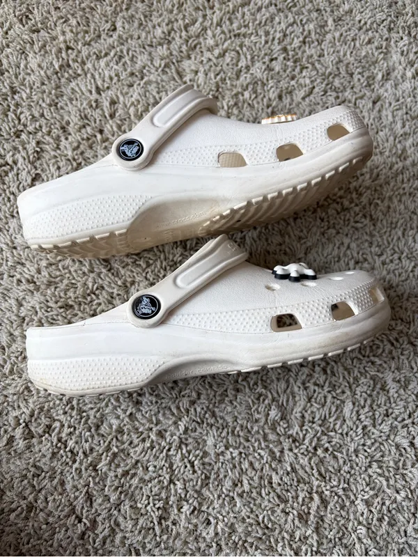 Classic White Crocs Women’s Size 5 Men’s Sz 7 Jibbitz Charms Included Disney G2 - Image 6