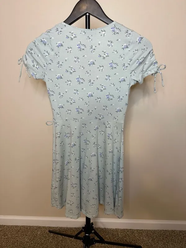 Hollister Floral Wrap Dress‎ Size S - Image 3