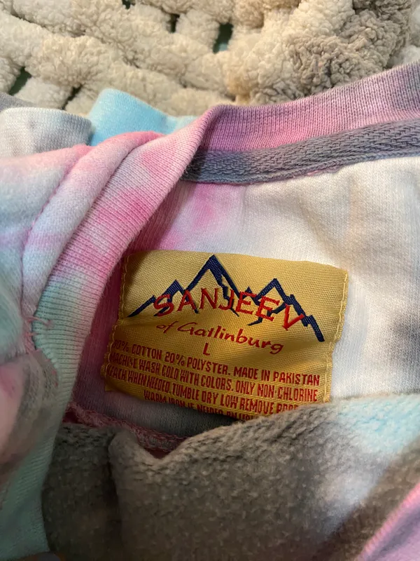 Gatlinburg Tennessee Sweatshirt - Image 4