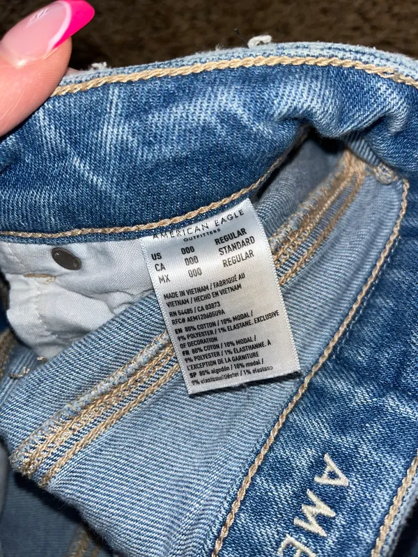American Eagle Mom Jeans - Image 5