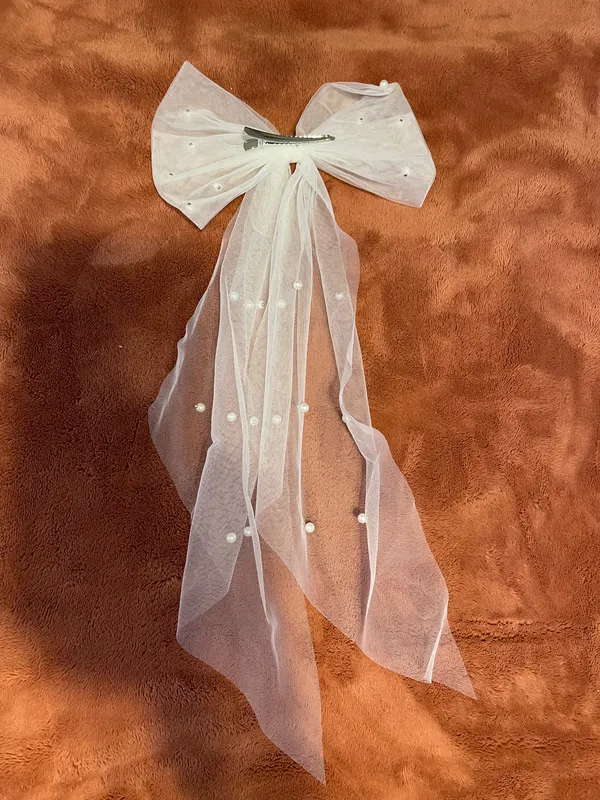 SheIn Bridal Bow Hair Clip with Pearls - Image 2