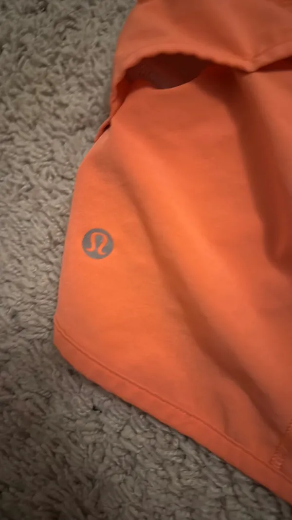 Lululemon Shorts Speed 2.5" Low-Rise - Image 2
