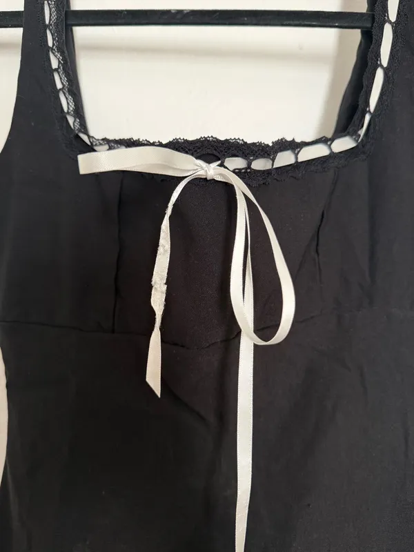 Windsor’s little black dress - Image 5