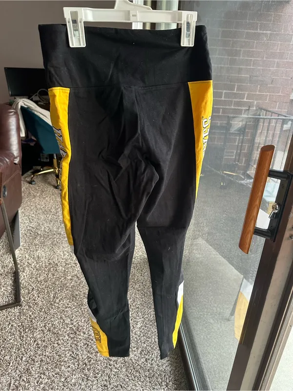Iowa Hawkeyes Black & Gold Athletic Leggings - Image 4
