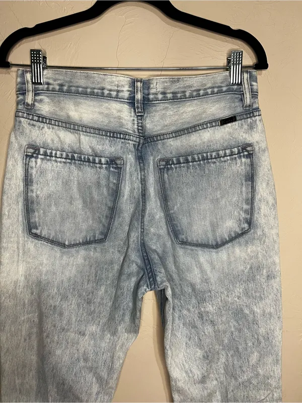Kancan High Rise Button Fly Distressed Acid Wash Straight Leg Denim Jeans‎ - Image 9