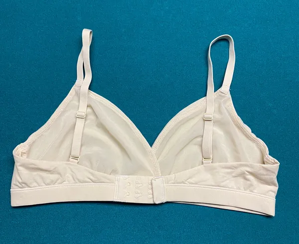 FITS EVERYBODY CROSSOVER BRALETTE - Image 3