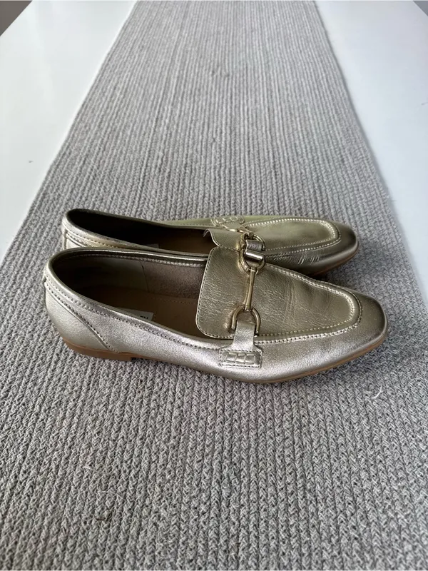 Steve Madden Carrine Metallic Gold Leather Loafers Goldtone Horsebit Buckle 9.5 - Image 6
