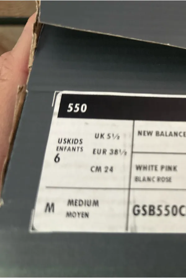 New Balance Sneakers Women’s pink and white - Image 4