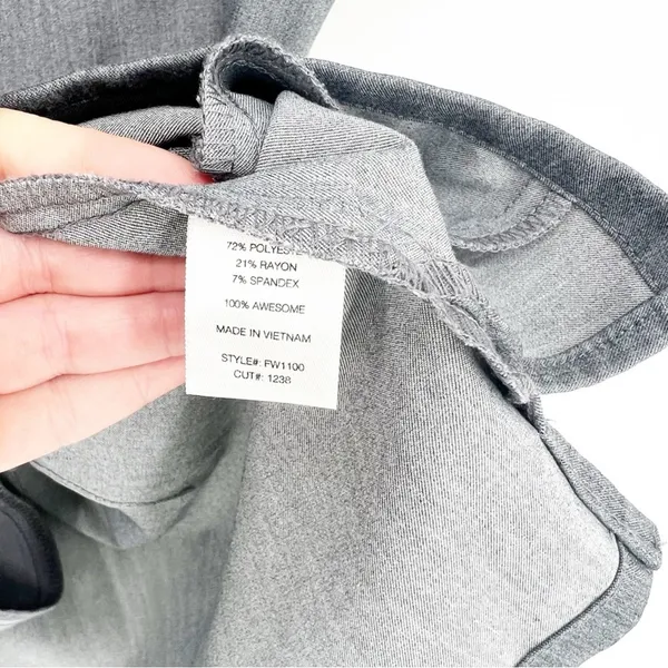 FIGS Casma Technical Collection Scrub Top Women's Size S Gray Healthcare Uniform - Image 9