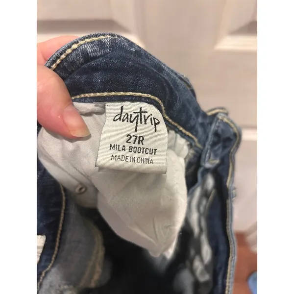 Daytrip Mila Bootcut Jeans 27 Medium Wash Distressed Thick Stitch Hemmed - Image 4