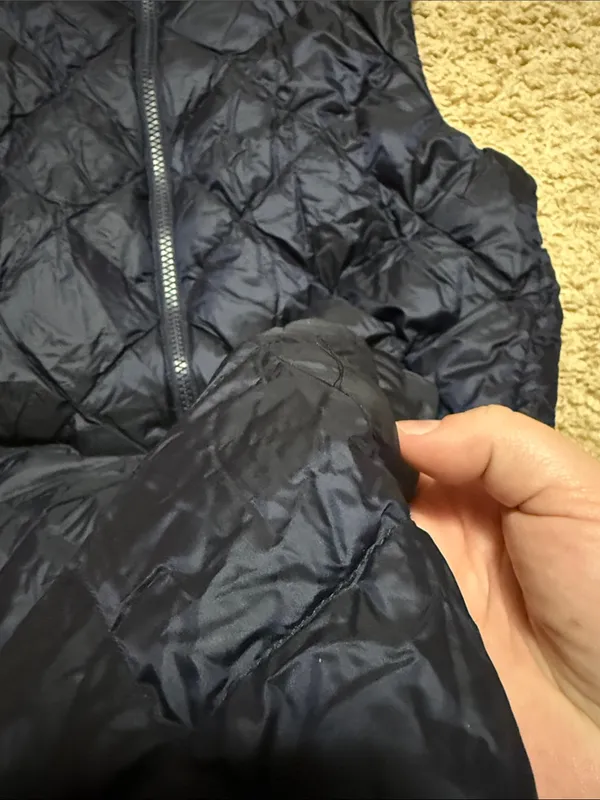 Lululemon reversible fluffy vest. Size 6 - Image 10